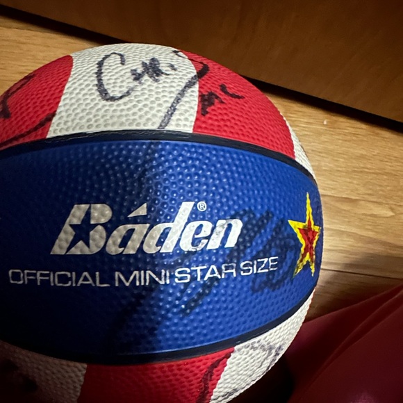 Vintage Harlem Globetrotters souvenir basketball & eight autographs from players - Picture 9 of 10